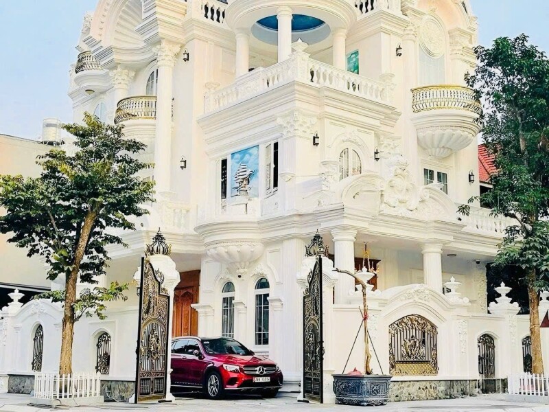 DINH THỰ GÓC 2 MẶT TIỀN – TRUNG TÂM TP. THỦ ĐỨC - Kết cấu: Hầm, lửng + 3 lầu, sân thượng - 125 Tỷ